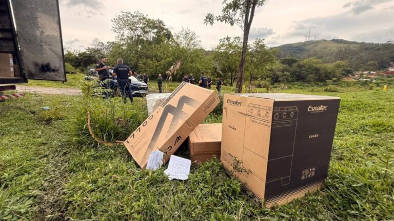 GCM de Mauá impede desvio de carga e recupera caminhão roubado após troca de tiros