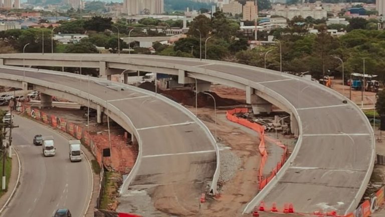 Ponte do Corredor dos Couros chega a 92% de execução e avança como nova ligação viária entre Alvarenga e Rudge Ramos