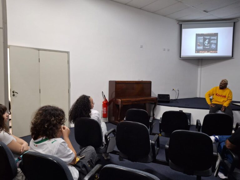 Oficina de dublagem na Secretaria de Cultura de São Caetano incentiva talentos da voz